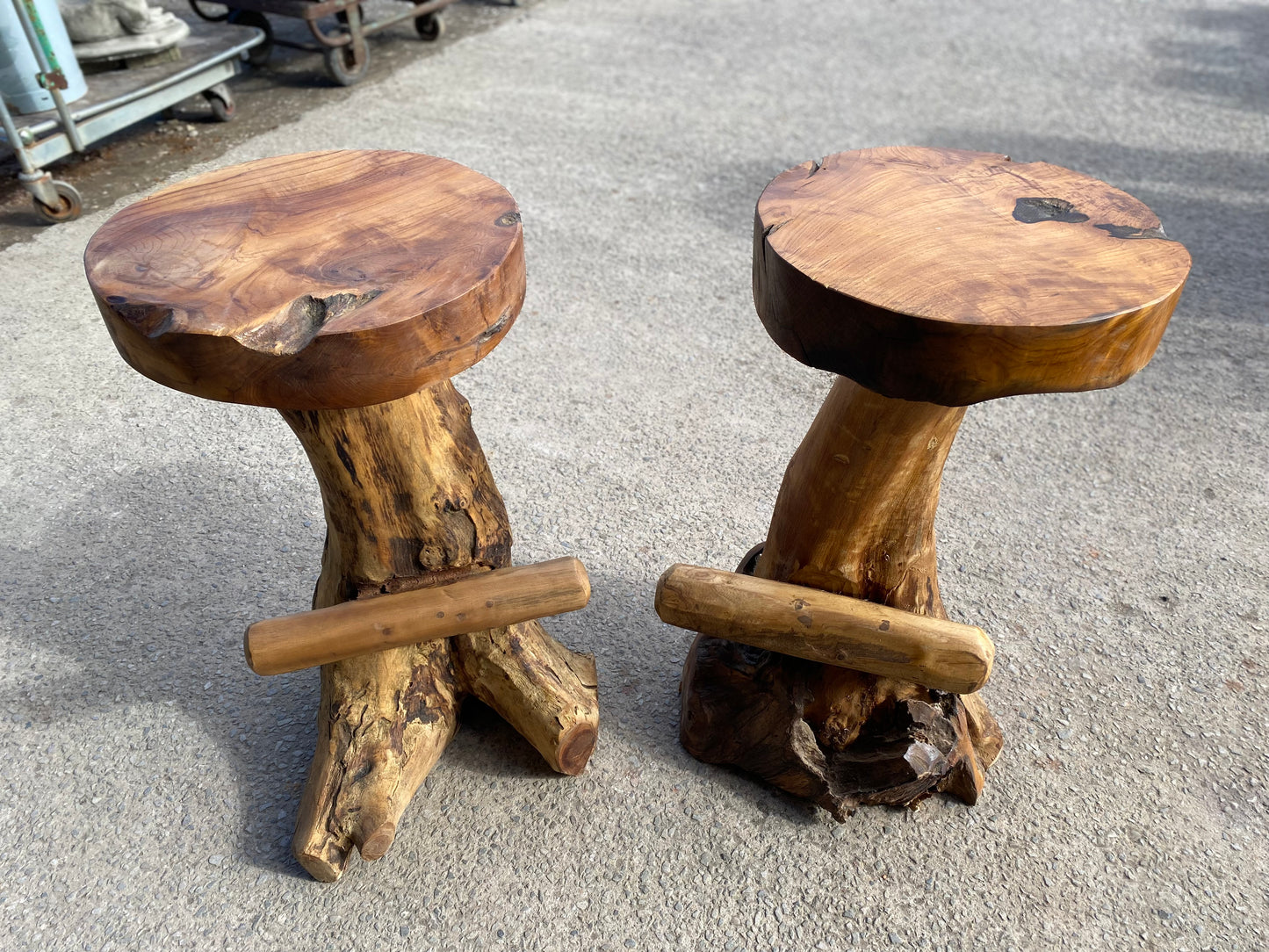 Root wood bar unit & pair of stools