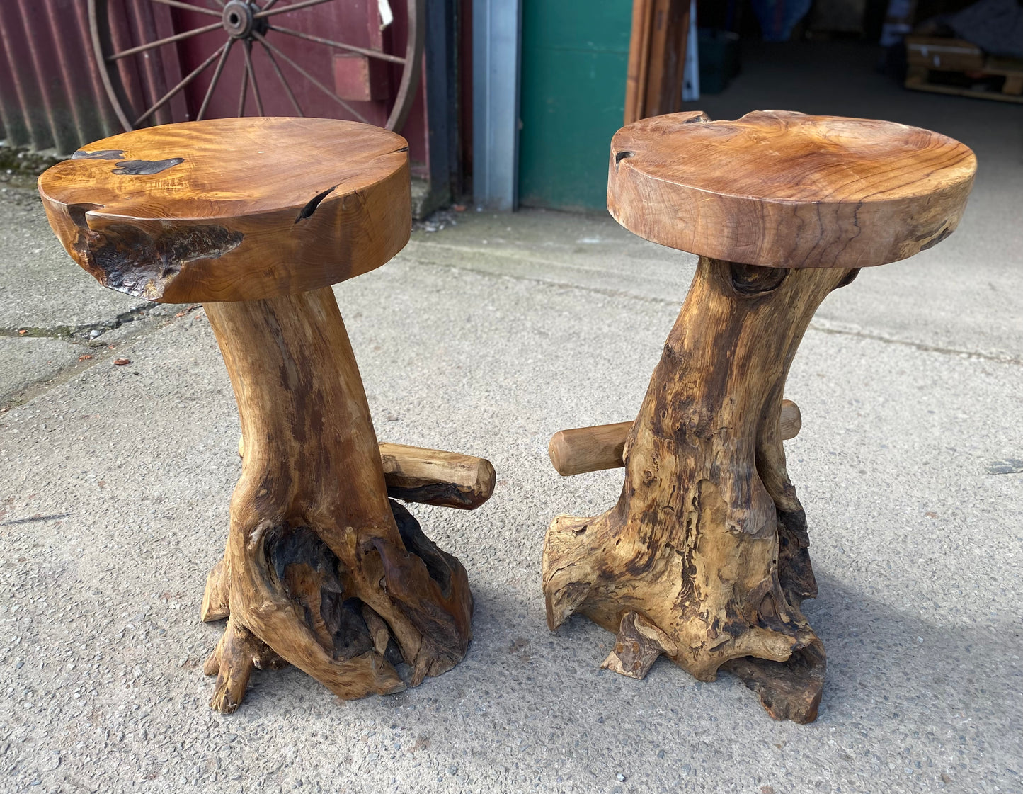 Root wood bar unit & pair of stools