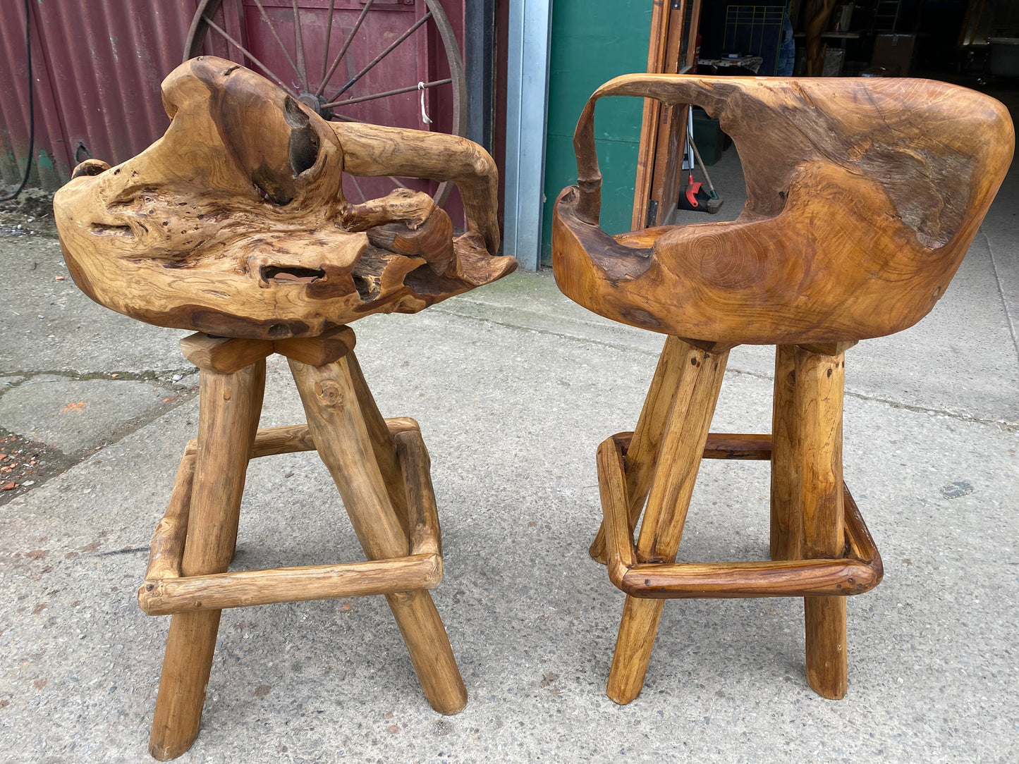 Root wood bar & pair of swivel bar stools