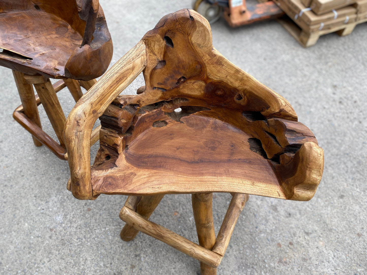 Root wood bar & pair of swivel bar stools