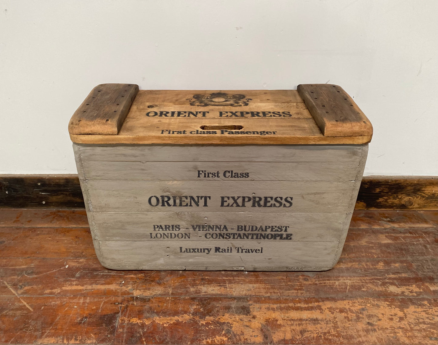 Orient Express vintage style crate box & bench