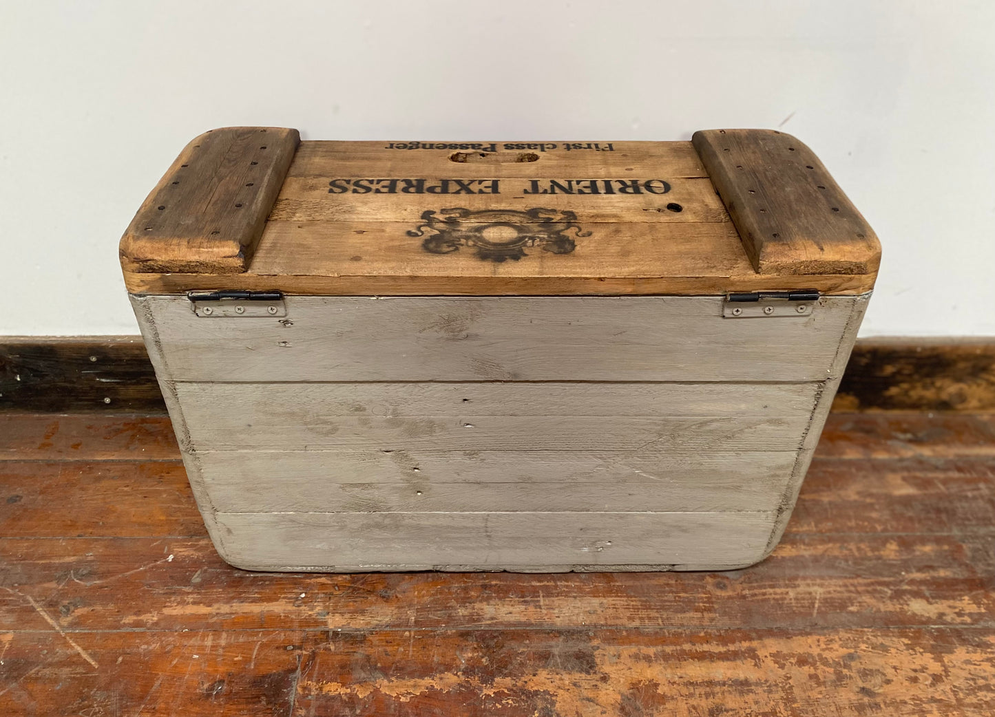 Orient Express vintage style crate box & bench