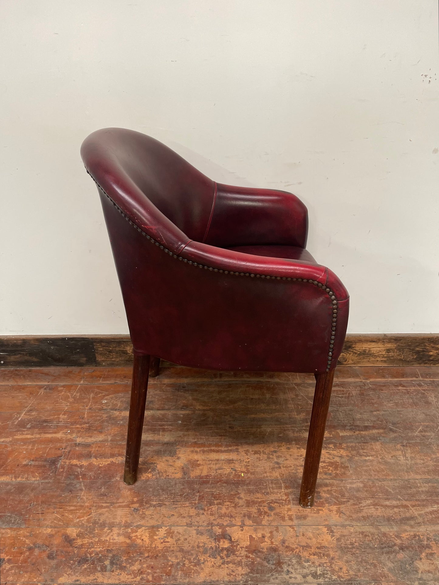 Shabby chic red leather chair